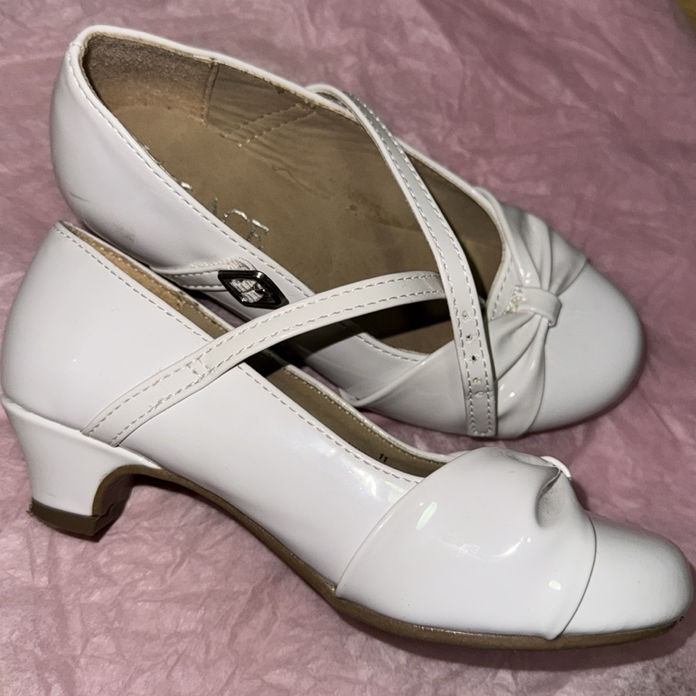 Girls white formal shoes/heels